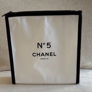 CHANEL No. 5 Black and White Toiletry Bag